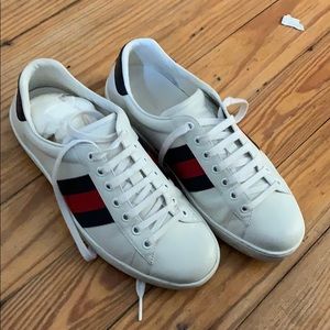 Gucci Ace Sneaker blue/red size 6 (never worn)